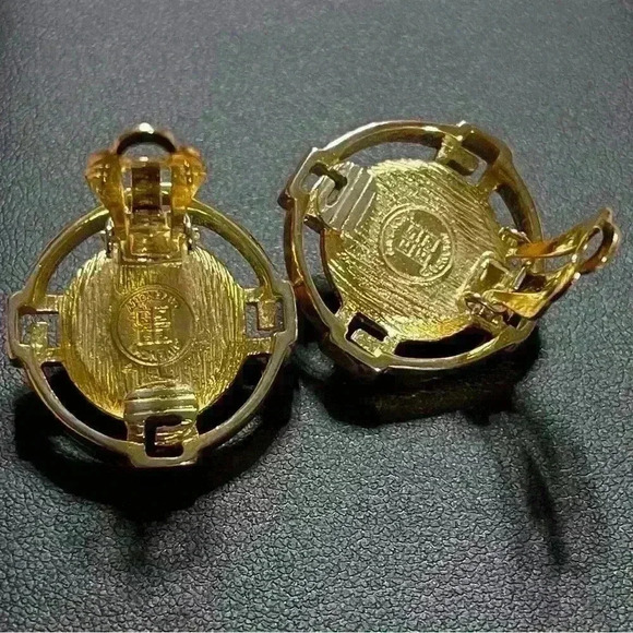 Givenchy Gold Tone w/ Faux Pearl Clip On Earrings. - Picture 4 of 4